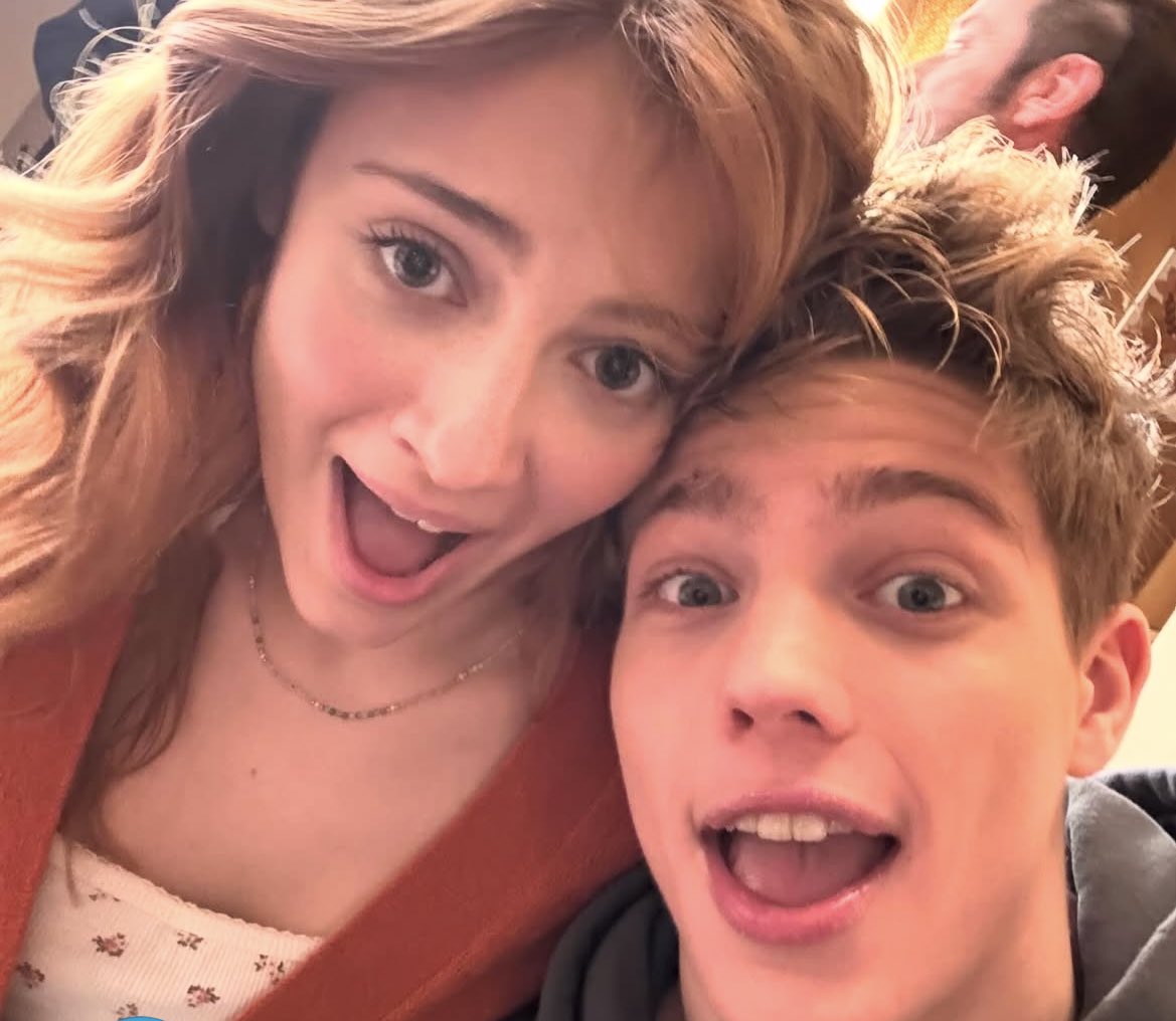 marti|addictedtoleserietv tweet media