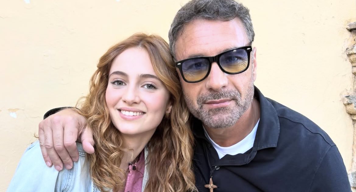 marti|addictedtoleserietv tweet media