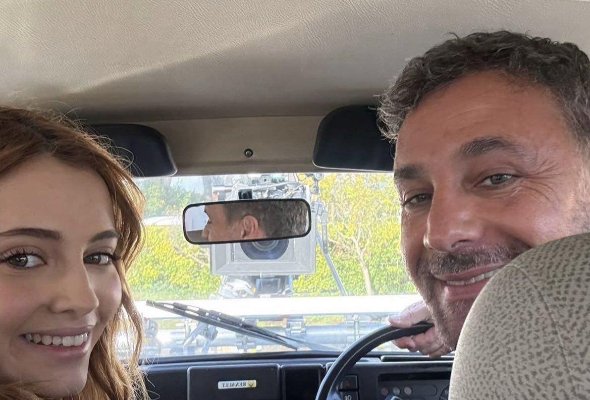 marti|addictedtoleserietv tweet media