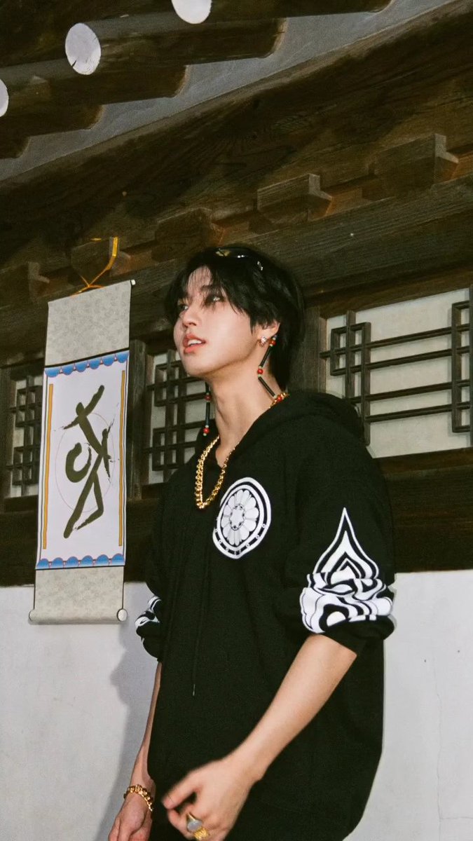 kooooumm's tweet photo. 웤온어 한지송💚🫰 https://t.co/JAzdbIw7AI