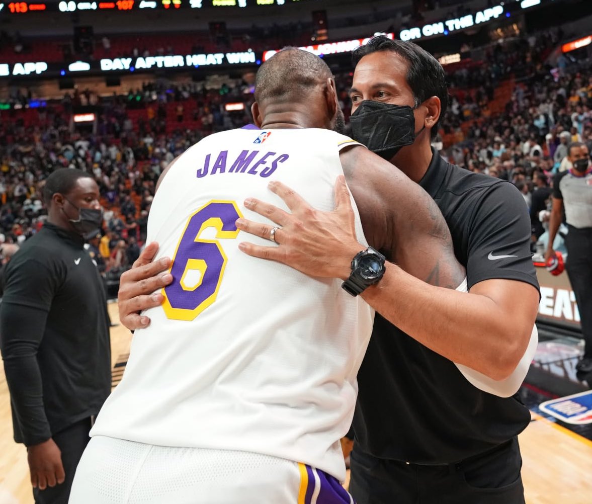 SleeperHeat tweet media