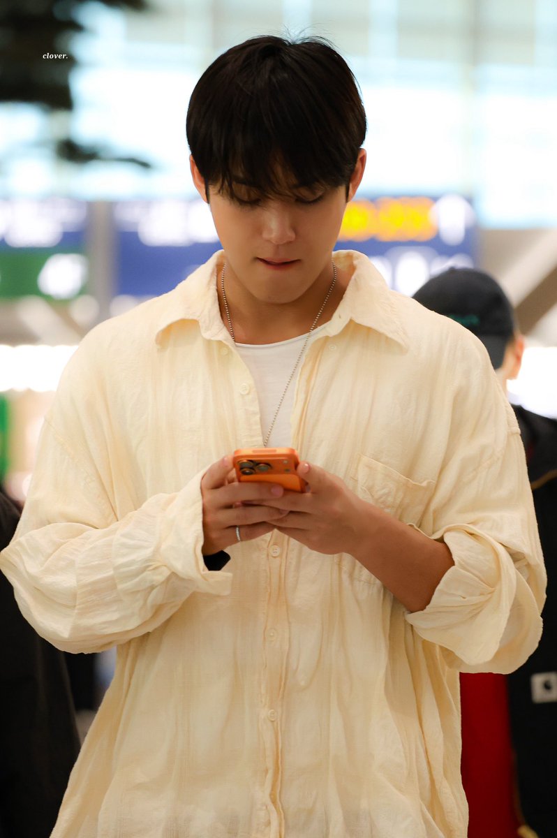 𝙘𝙡𝙤𝙫𝙚𝙧. tweet media