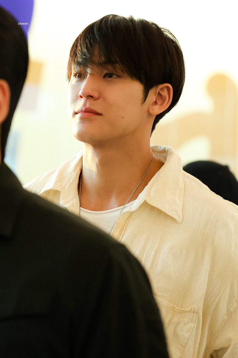 𝙘𝙡𝙤𝙫𝙚𝙧. tweet media