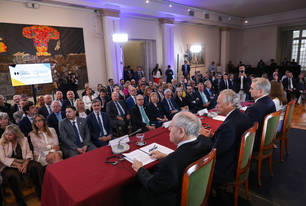 Museo del Holocausto de Buenos Aires tweet media