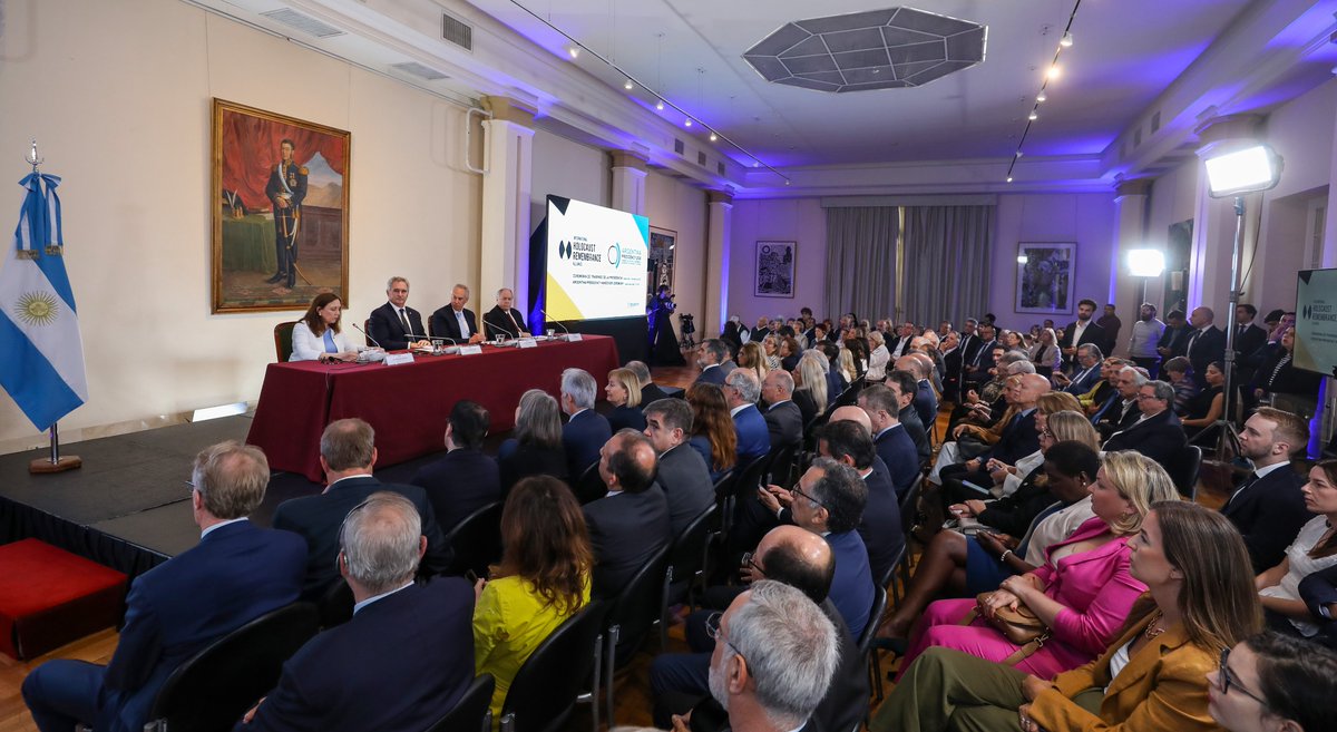 Museo del Holocausto de Buenos Aires tweet media