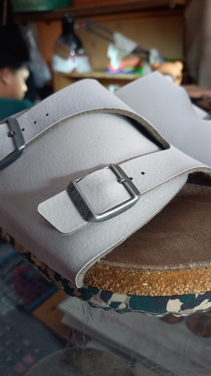 Random essentials. tweet media