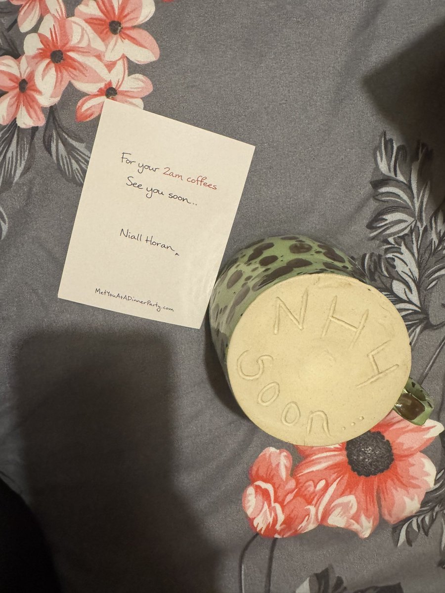 Emma 🕯️🍽️🥂 tweet media