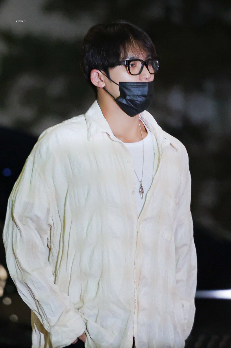 𝙘𝙡𝙤𝙫𝙚𝙧. tweet media