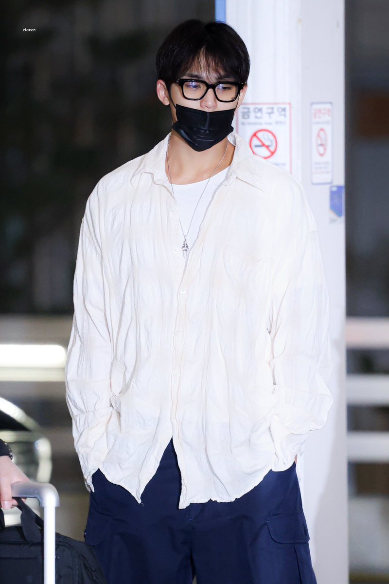 𝙘𝙡𝙤𝙫𝙚𝙧. tweet media