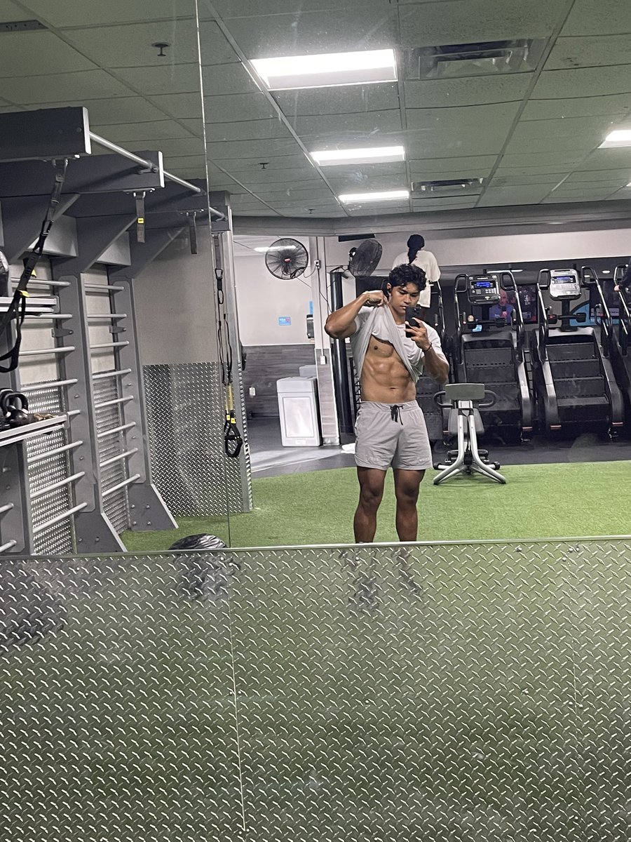 Bid Slammer tweet media