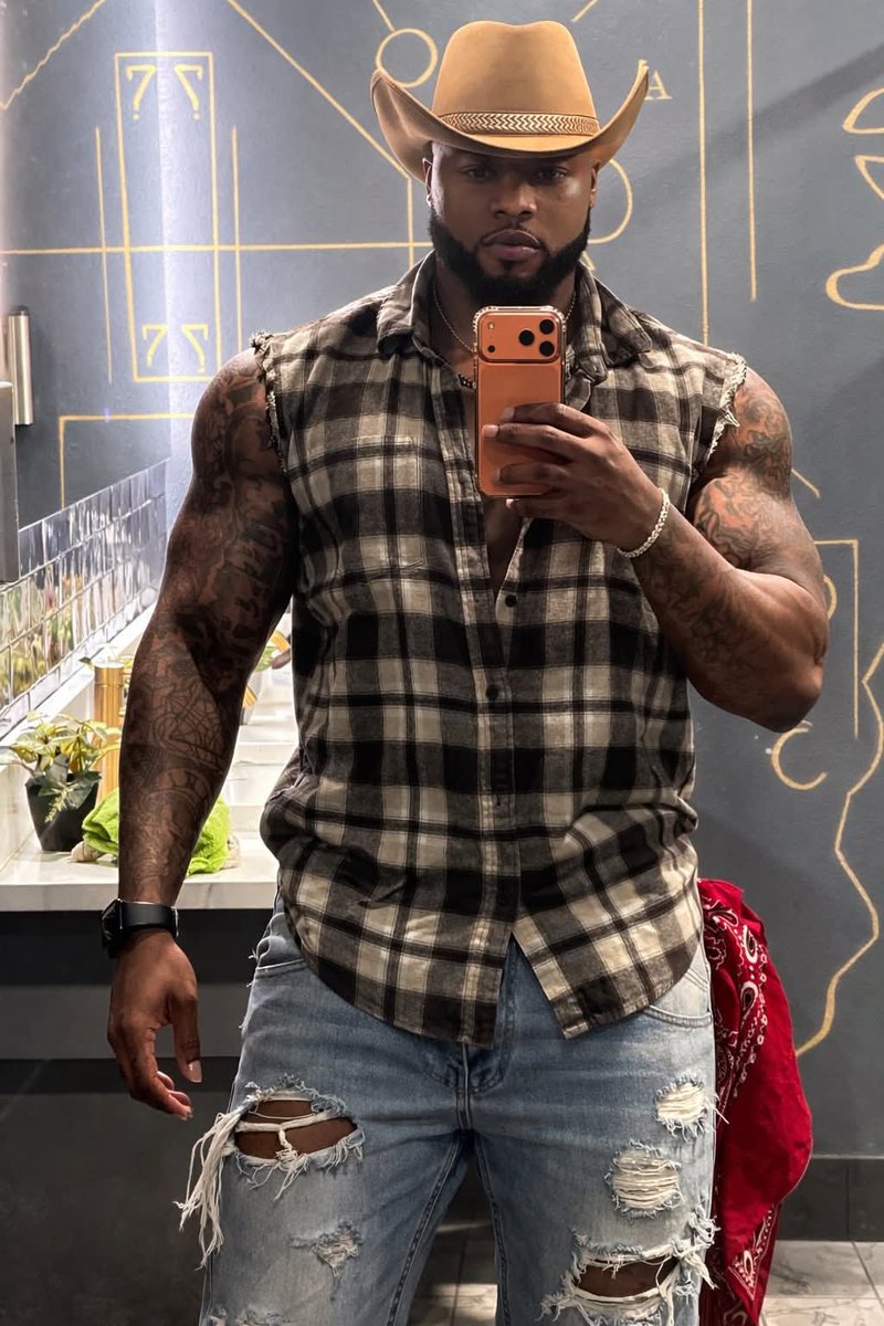 Deloris Van Cartier's Secret Child tweet media