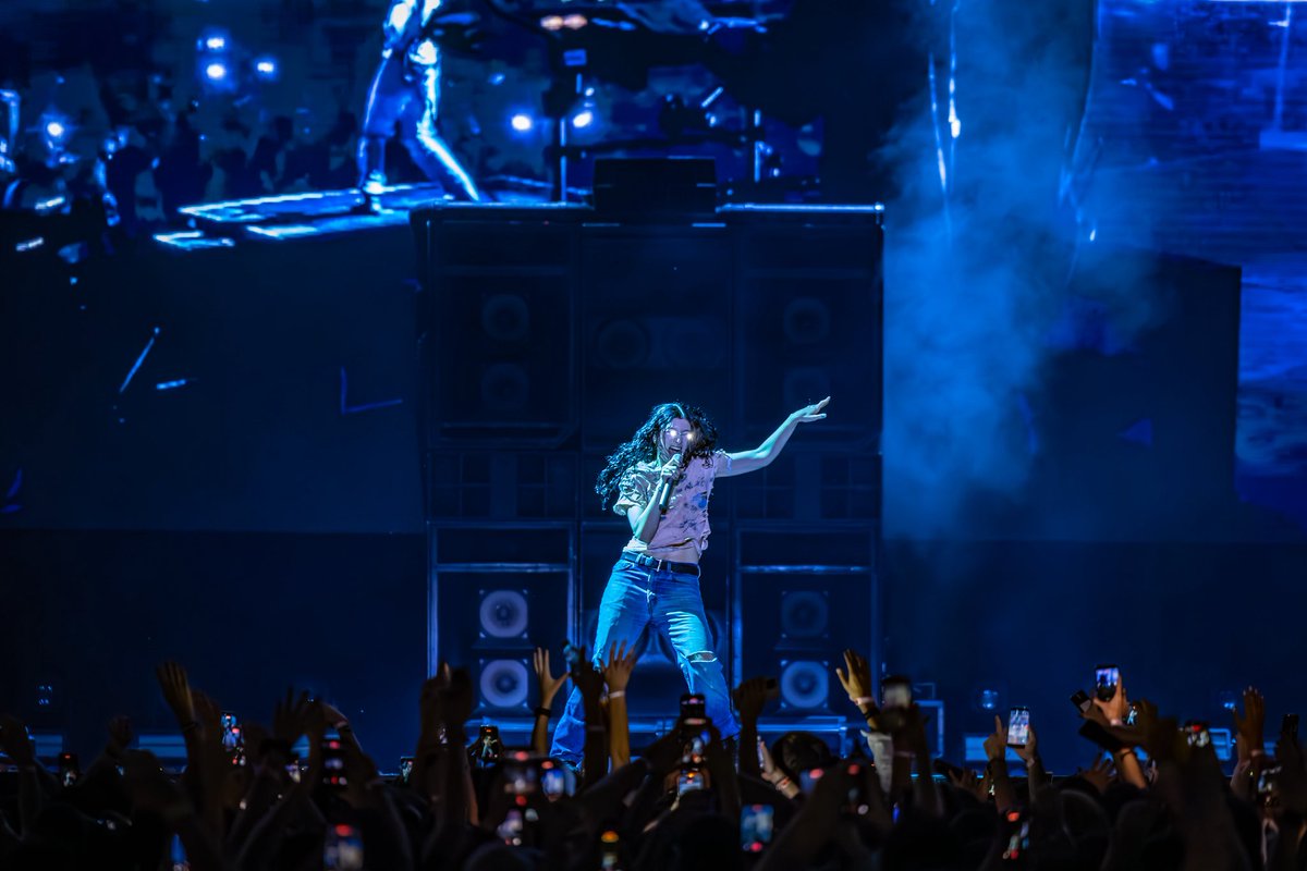 Asuncionico_'s tweet photo. 1000 AURA ✨💥
MELODRAMA EN SU MÁXIMA EXPRESIÓN 🔥🤩

La QUEEN NOS PURIFICÓ EL ALMA ANOCHE🥹🥹🥹
@lorde se llevó un pedacito de nuestro queridooo Paraguay🇵🇾❤️❤️

#asuncionico2026 #uenobank https://t.co/s9V7sIDVgB