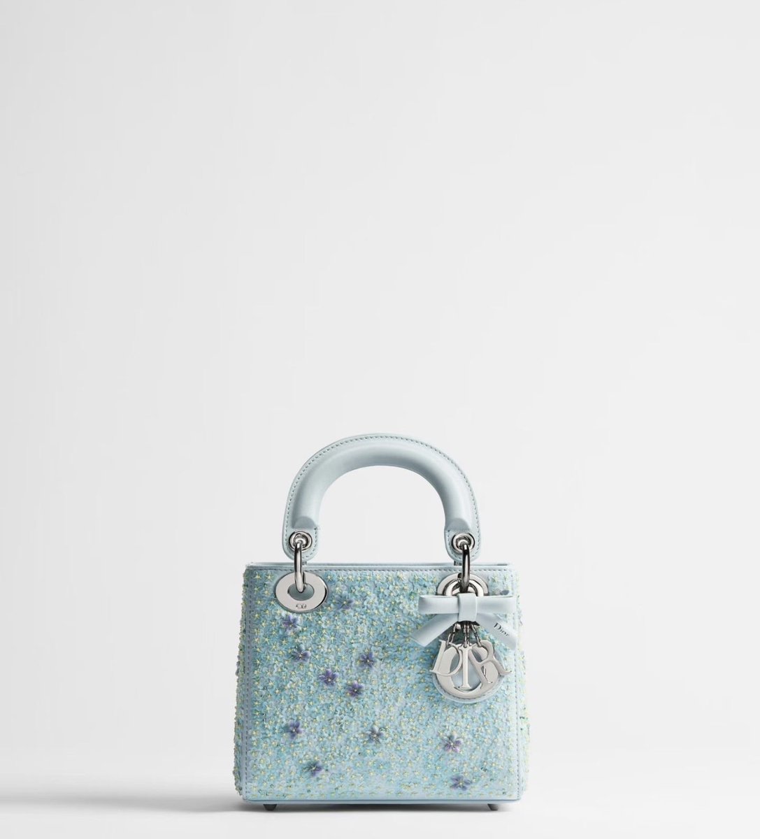 NEW NEW GORGEOUS ✨🤍 tweet media