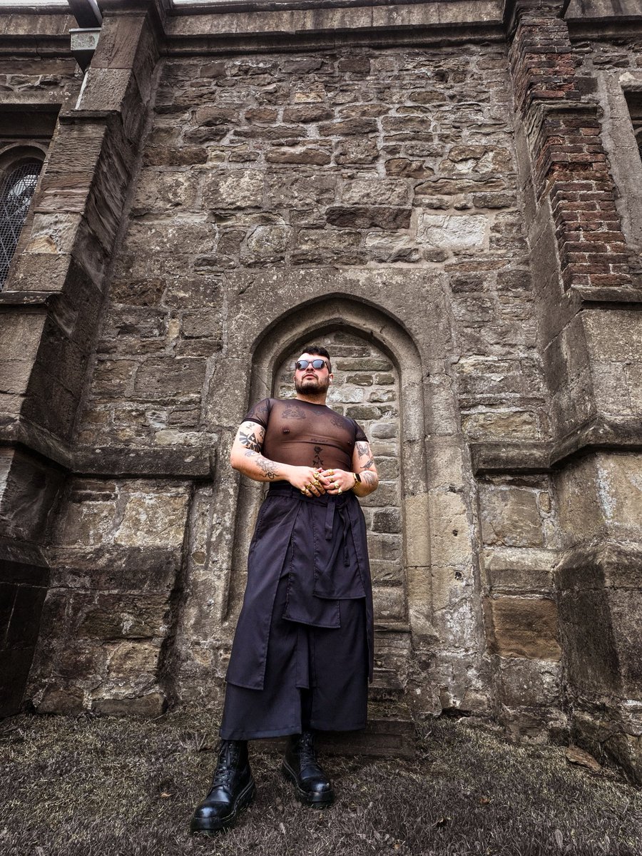 Grillo_Legrets's tweet photo. Some places remember who walked through them …. #mensfashion #darkaesthetic #darkeststyle #englishgothic https://t.co/l00TjsG3x5