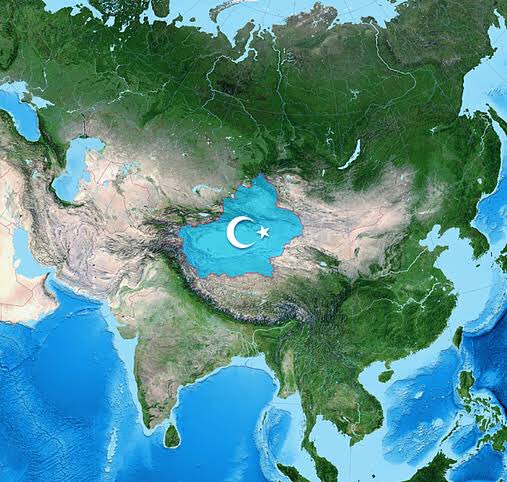 أيها الإيغور

خلف المعتقلات والزنازين
 والمعسكرات و الأغلال 
ووراء سور الصين اللعين

كل عام وأنتم بخير إليكم يامسلمي تركستان أجمعين