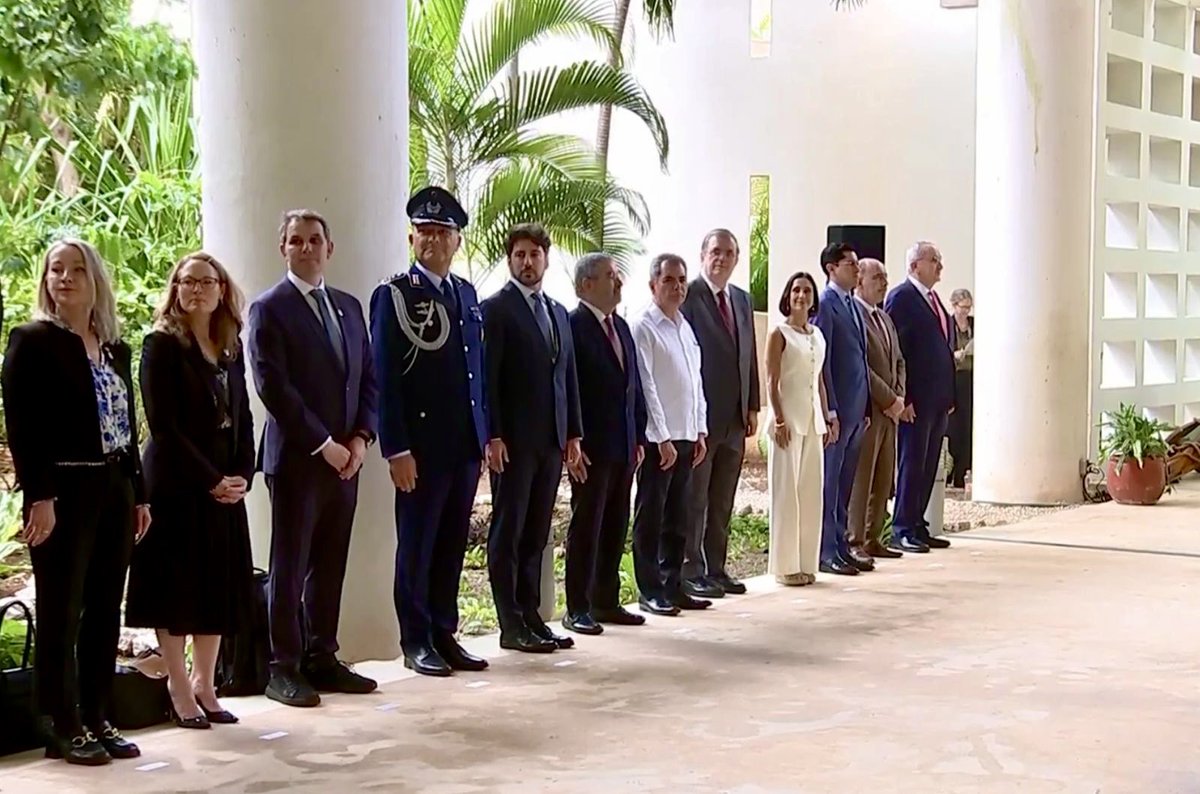 Luz Elena González Escobar tweet media