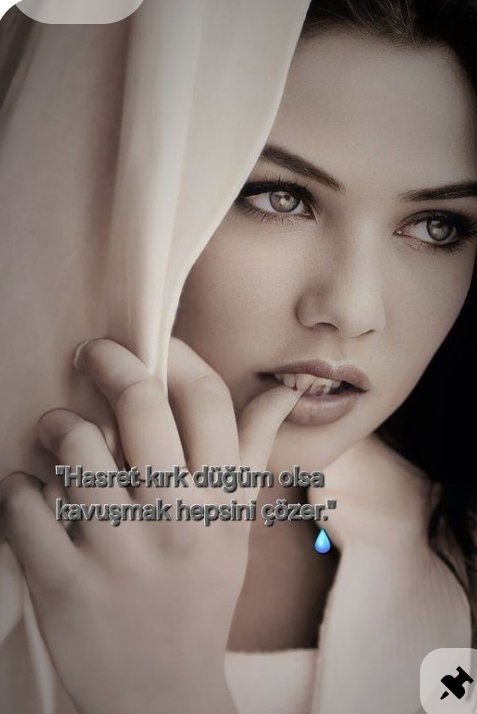 Simurg1373814's tweet photo. Özlemek.. 
Gecenin en karanlık yerinde, 
Adını fısıldamaktır... 
Bir mevsim değil, 
İçine çök n uzun bir kıştır.. 
Sessizce yakar, derinden sızlatır, 
İnsanı kendine bile yabancılaştırır... 

#GönülKalemim✍️📚 https://t.co/jwrRaSORdd