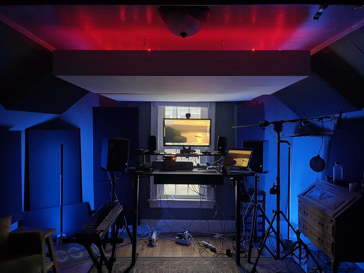 Opera Rocks tweet media