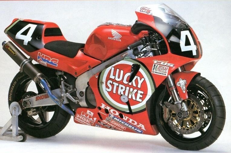 KawasakiとHONDAのラッキーストライク仕様はスペシャルな感じがして