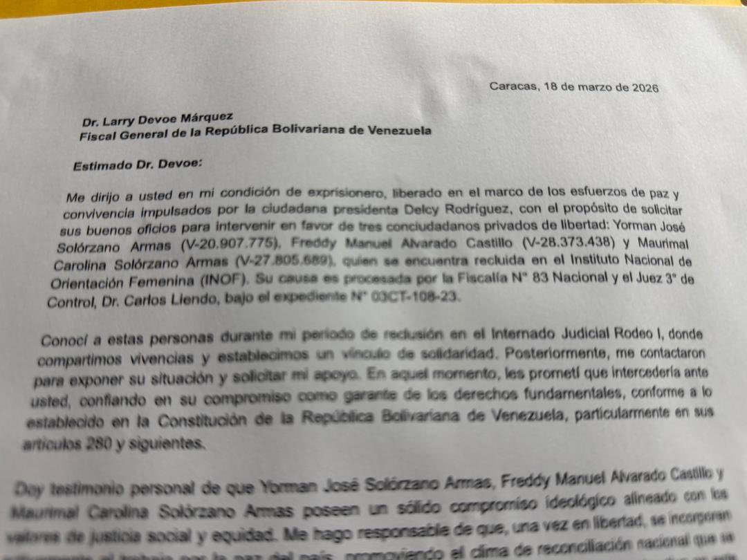 Consigné hoy ante el Fiscal General, el doctor Larry Lavoe, el Defensor del Pueblo Tarek William Saab y el diputado Jorge Arreaza el caso de tres presos de Rodeo I, para que se les conceda la medida de libertad. Son gente normal del pueblo. No están en las grandes ONG ni en