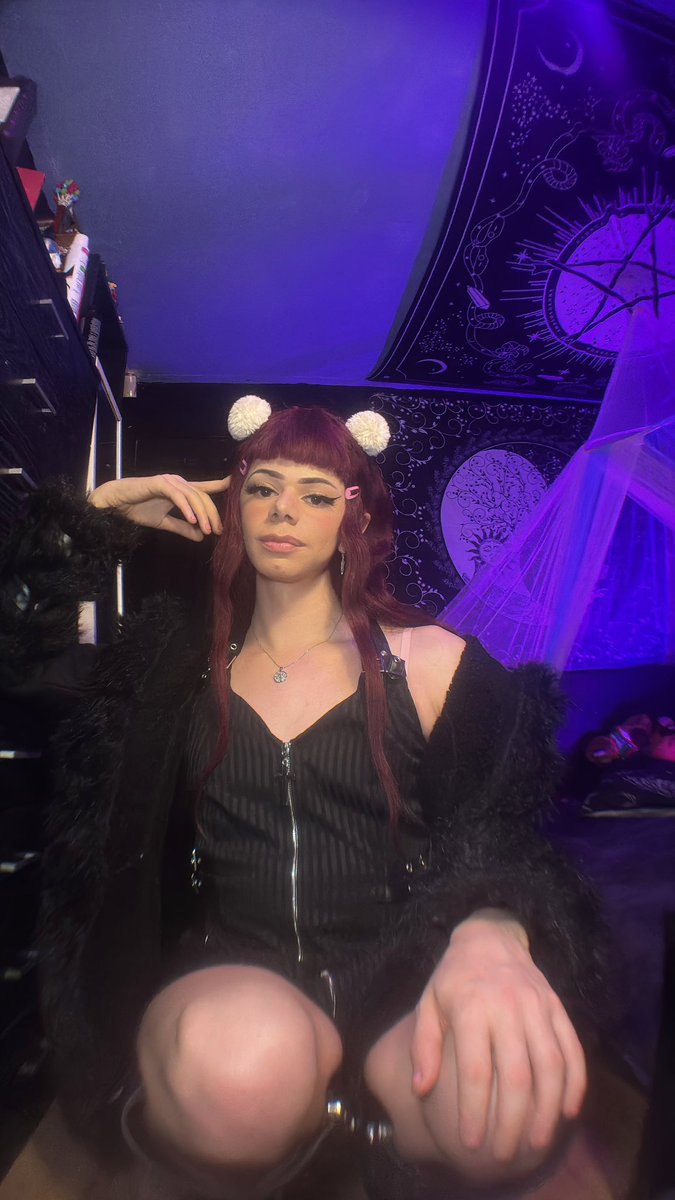 𝑷𝒓𝒊𝒏𝒄𝒆𝒔𝒔 𝑭𝒍𝒐𝒓𝒂 🏳️‍⚧️👑💖 tweet media