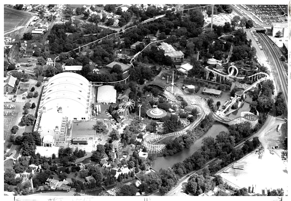 Disney Lovers at Hersheypark! tweet media