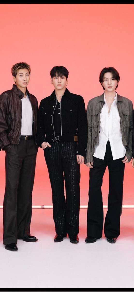 namgi kiss on stage at bts world tour tweet media