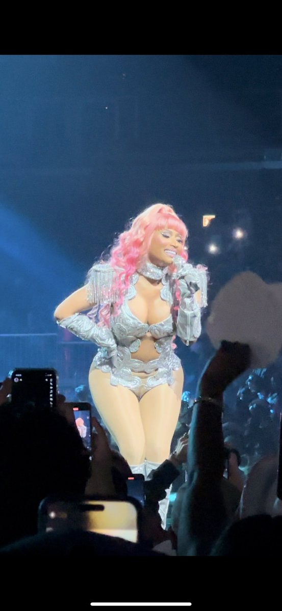 Grannggeeee's tweet photo. @NICKIMINAJ Gag City Chicago but make it #Chibi 😍 https://t.co/HZ87W4oDod