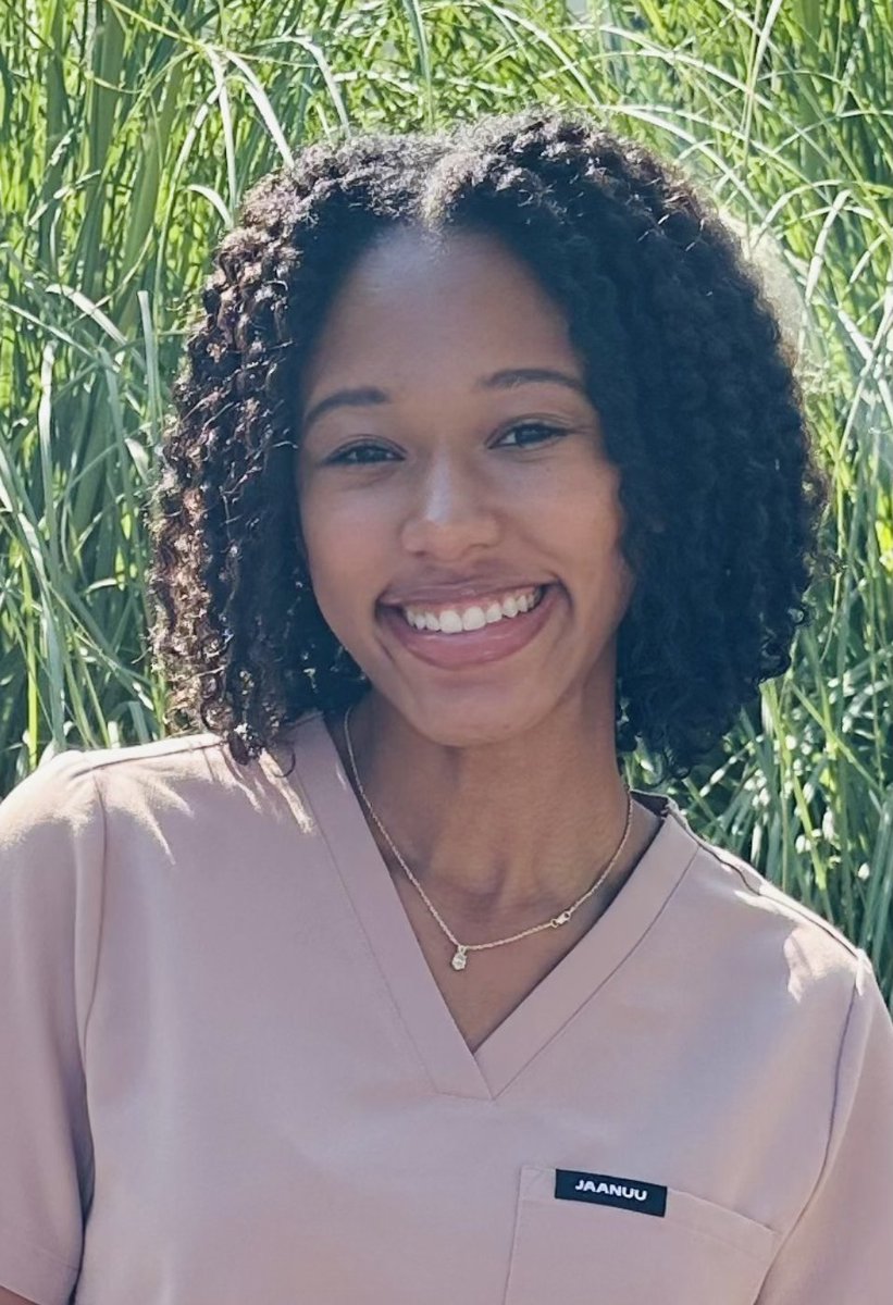 Unigo Scholarships tweet media