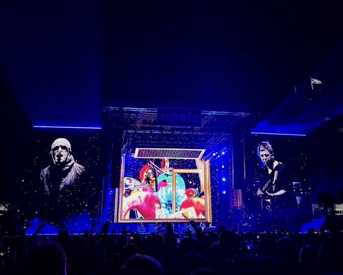 dbunch21's tweet photo. 08.28.25 @ Chicago was biblical! 
🚬 &amp; 🍺 https://t.co/CDMw4oaSxW