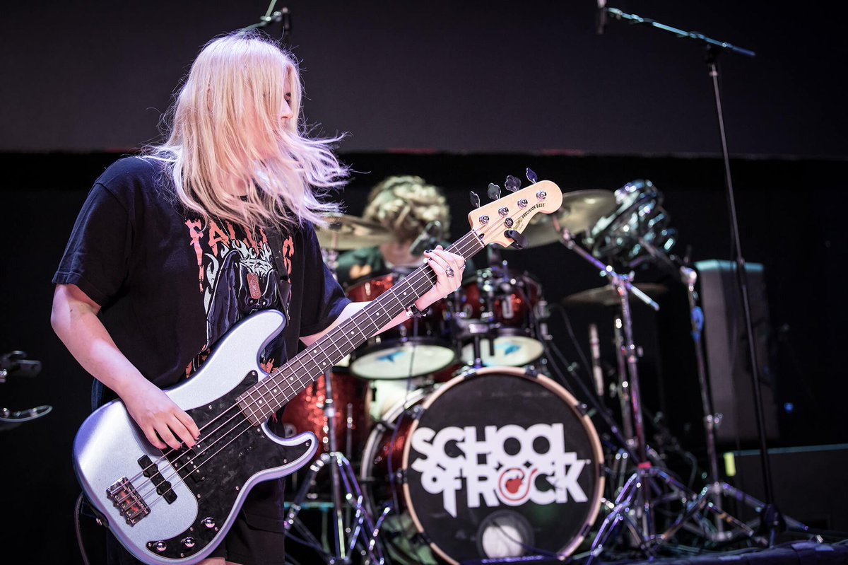 garrulous abyss🌈 tweet media