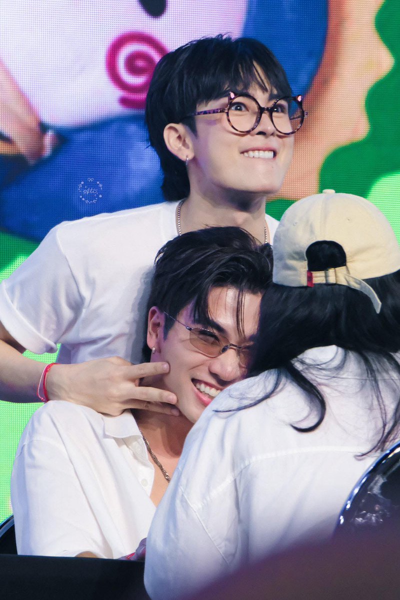 Focus on SANTA Myanmar 🇲🇲 tweet media