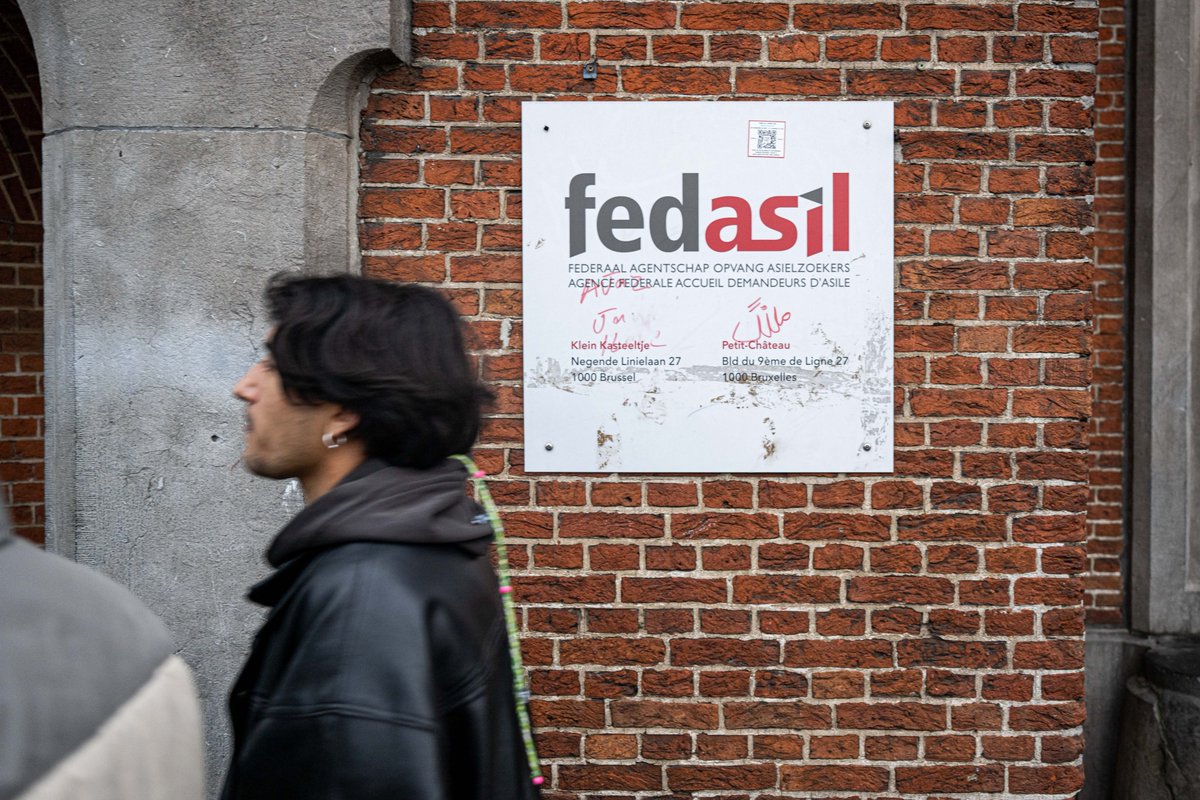 Belga_English's tweet image. Staff members at the federal asylum agency, Fedasil, strongly criticise the policy of migration minister Anneleen Van Bossuyt in an open letter. The minister responds that she is trying to keep the system sustainable in the long term prez.ly/wtAd

#Belga #migration