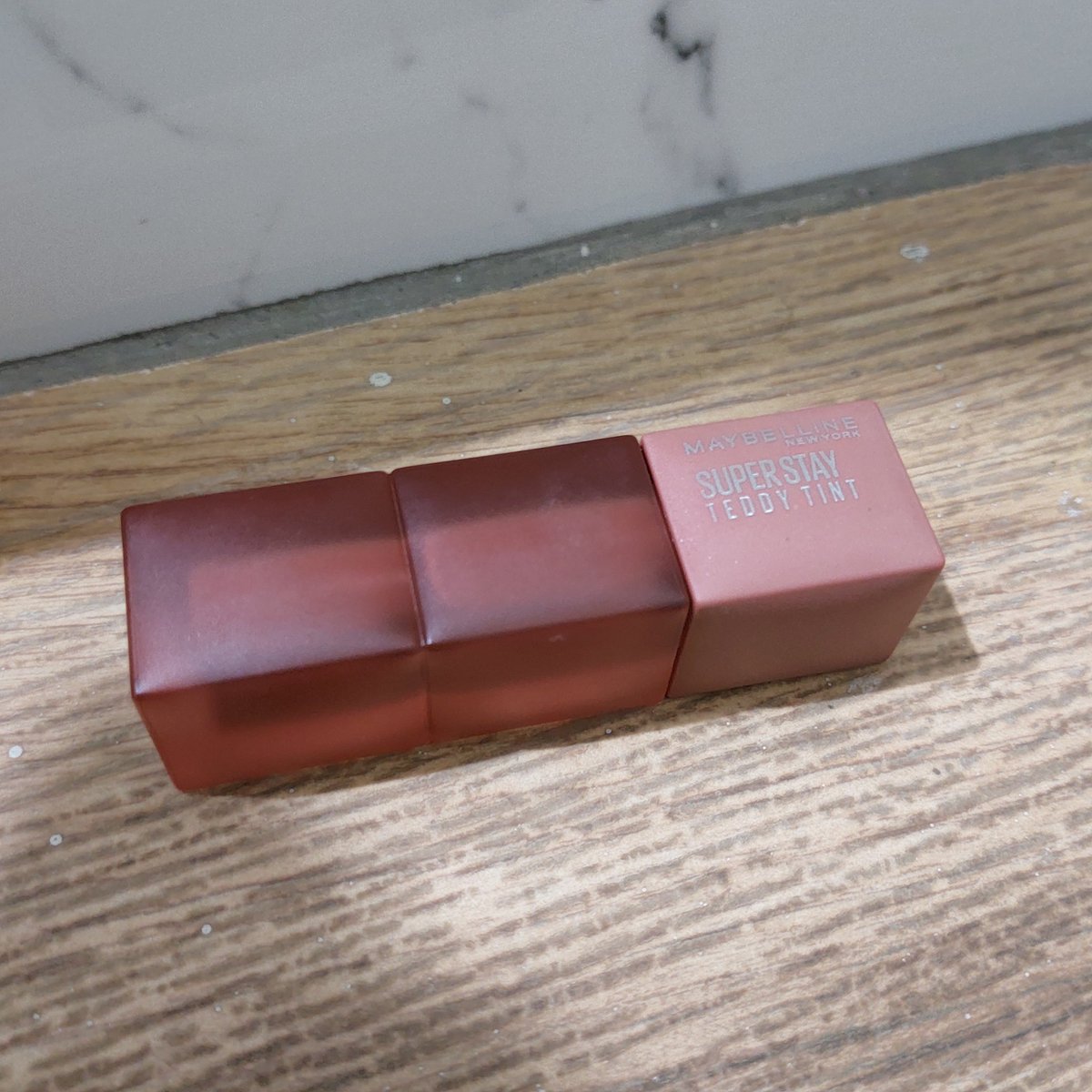 rvbeus's tweet photo. maybelline superstay teddy tint 
shade 15 skinny dip
1x pake
exp 05 2027

50k https://t.co/g5IeavVoSd