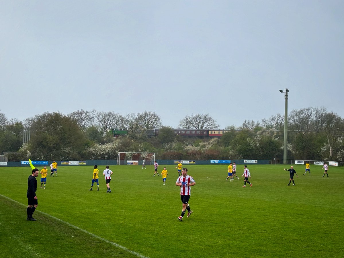 WSXSAFC's tweet image. Match 83 of 2025/26:
Ground 832 - Bitton Recreation Ground.
@_WesternLeague_ Division One
@BittonAFC 1-2 @CadburyHeathFC.
Attendance: 110.
Admission: £7.
#grassroots #nonleague #groundhopping
