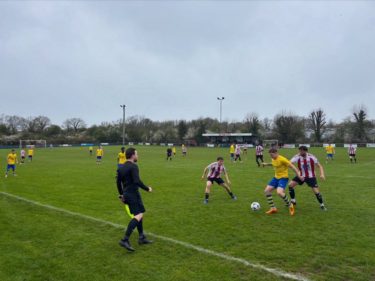 WSXSAFC's tweet image. Match 83 of 2025/26:
Ground 832 - Bitton Recreation Ground.
@_WesternLeague_ Division One
@BittonAFC 1-2 @CadburyHeathFC.
Attendance: 110.
Admission: £7.
#grassroots #nonleague #groundhopping