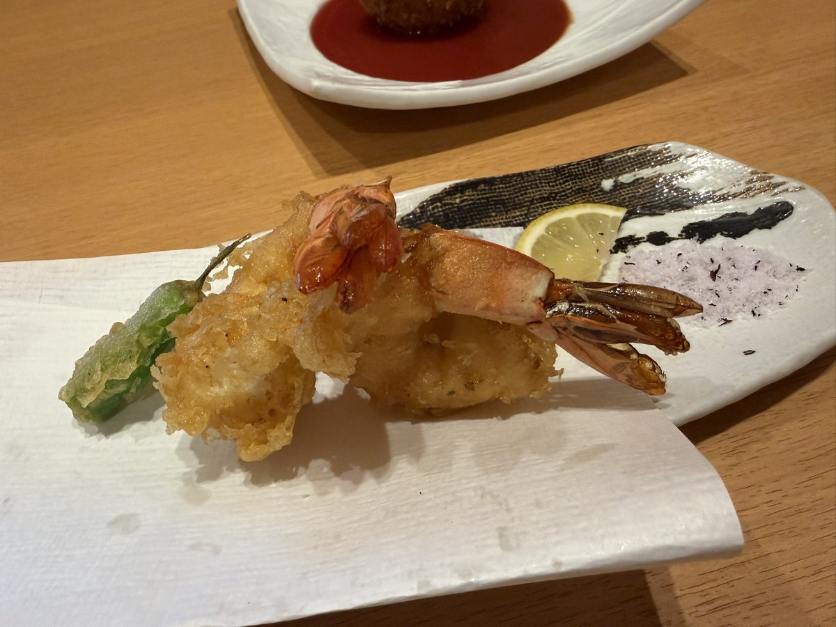 Justforyou2525's tweet photo. こんばんは！

今回は
博多にある
ひょうたん寿司です！

ここは
毎回行列が出来る人気店です！
値段は安く味が良い
どのネタを食べてもハズレはありません！

おすすめ店です！ https://t.co/pDMvkBhPqW