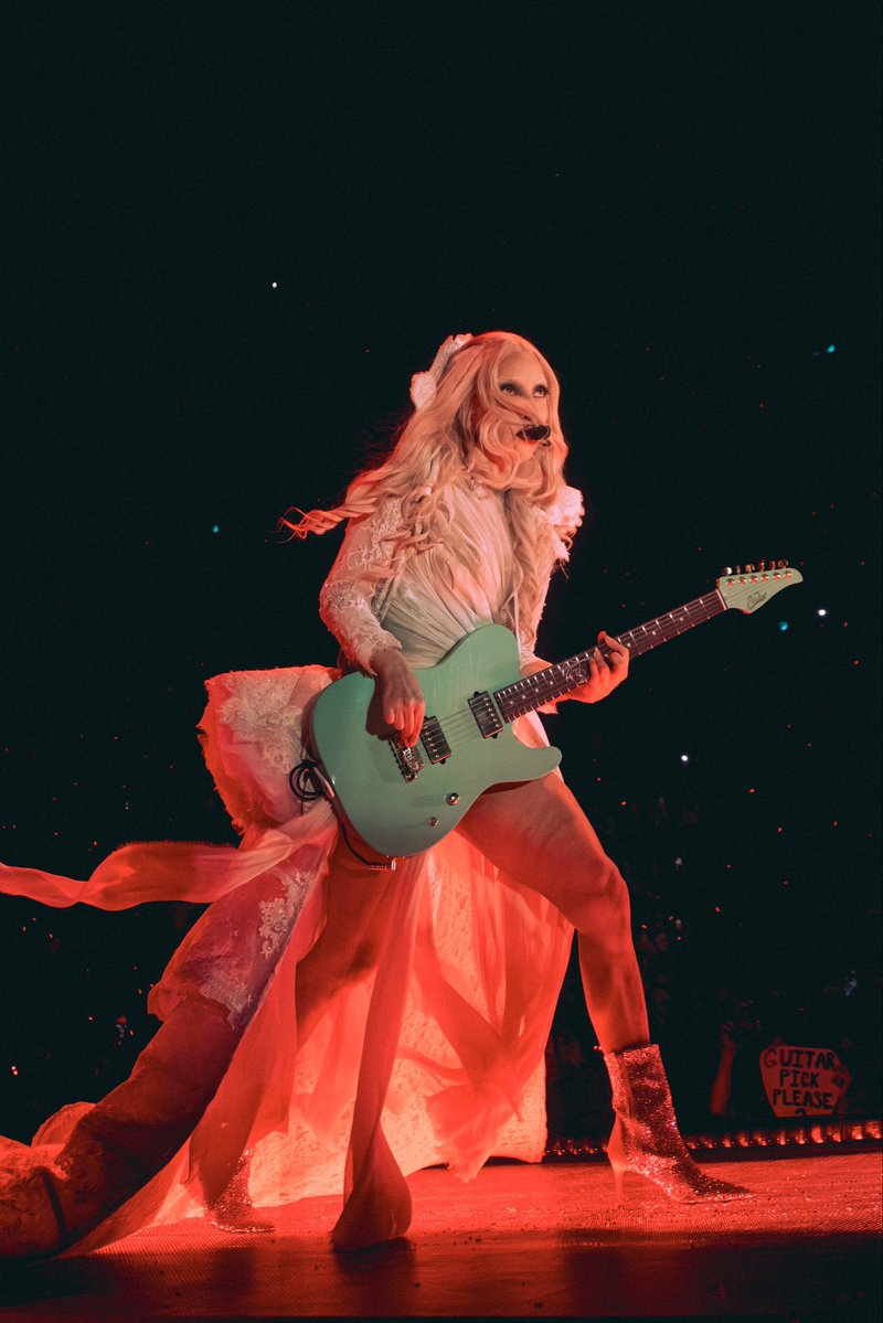 Info Lady Gaga tweet media