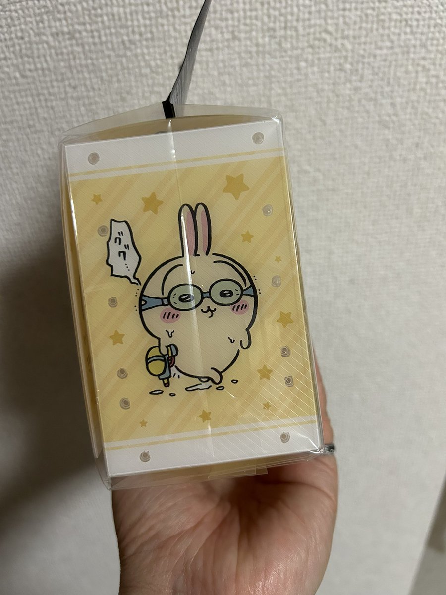 yumi51_'s tweet photo. キャン待ち通らなかったけどちいかわのデッキケースとスリーブ買えたから私の勝ち

ちいかわグッズ絶対買わない！って宣言してたのにな

あ、これトレカグッズだ
うんうん、ちいかわグッズは買ってない https://t.co/Ow7midEXyF