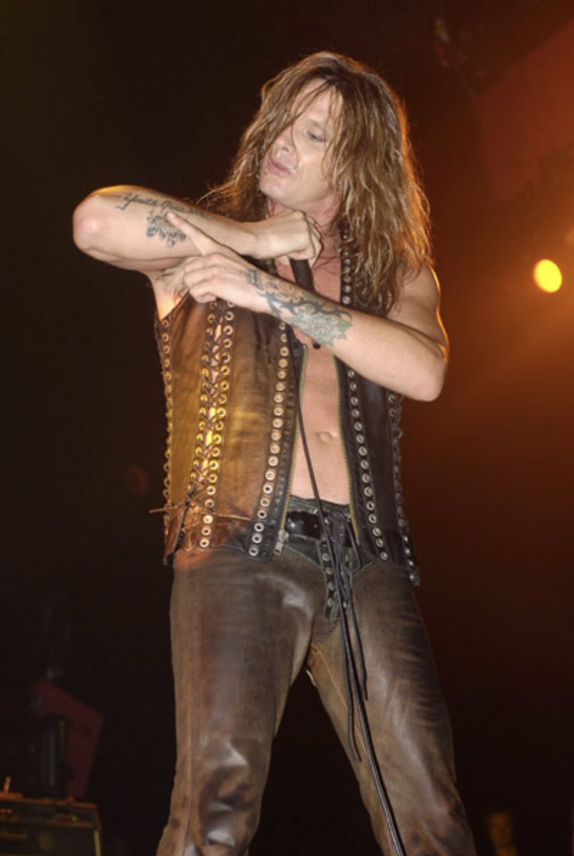 MonstersOfRock's tweet photo. On this day in 1968, Sebastian Bach is born in Freeport, Bahamas.

While living in Canada in 1987, he got his shot—answering a demo from a New Jersey band looking for a frontman: Skid Row.

After signing with Atlantic, Skid Row exploded onto the scene with their 1989 self-titled debut.

📸 eville's bitch, CC BY 2.0 via Wikimedia Commons