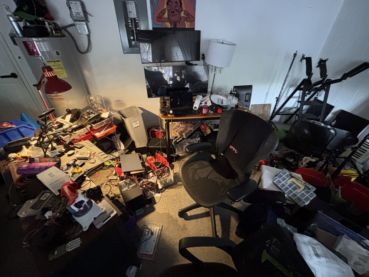 Wes Lorenzini 🧑‍💻🤖 tweet media