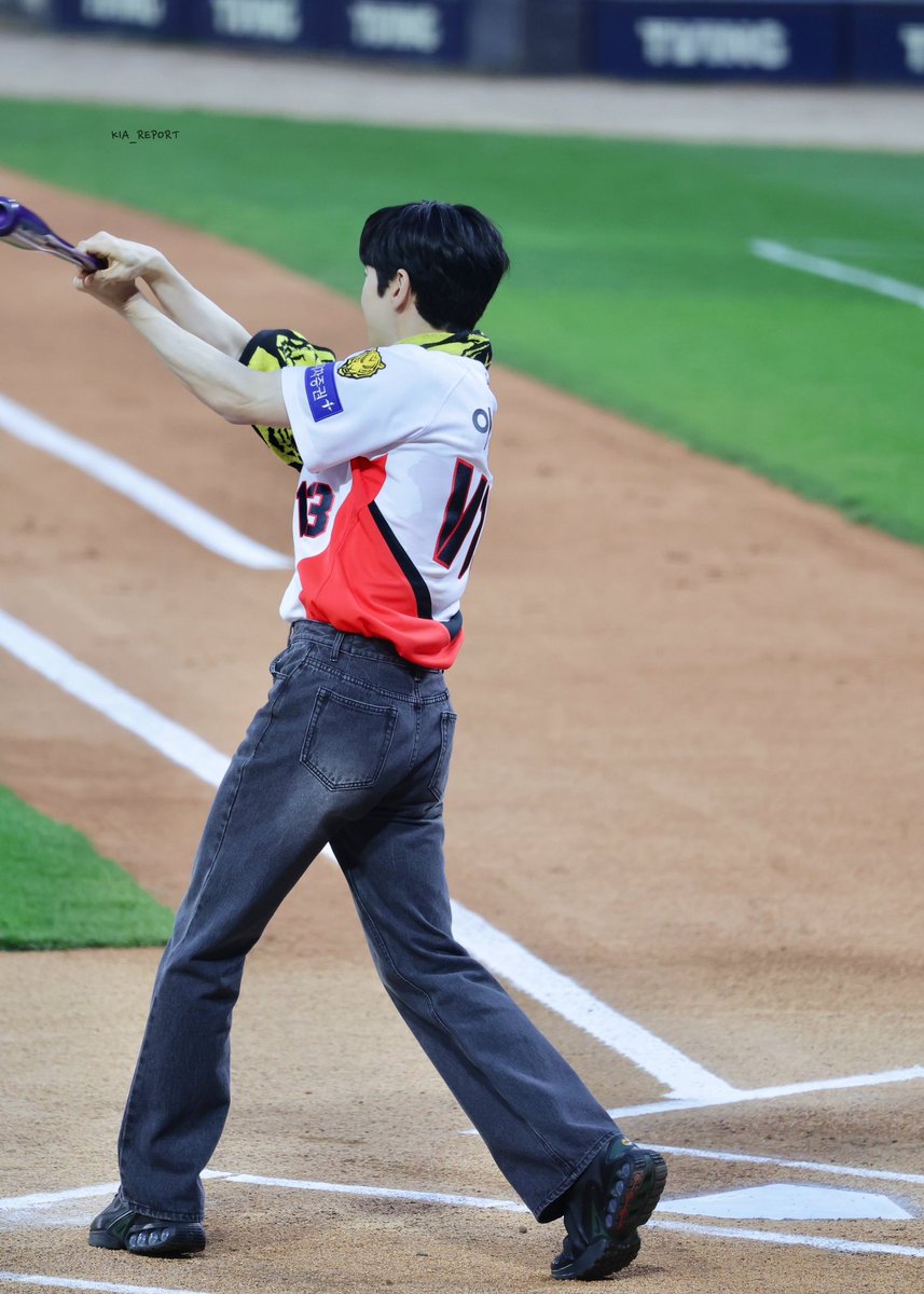 kia_report's tweet photo. 260403

배우 이제훈 시타

#이제훈 #기아타이거즈 https://t.co/QT6pgo38wB