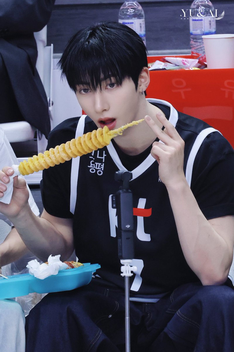 𝗬𝗨 & 𝗔𝗜 tweet media