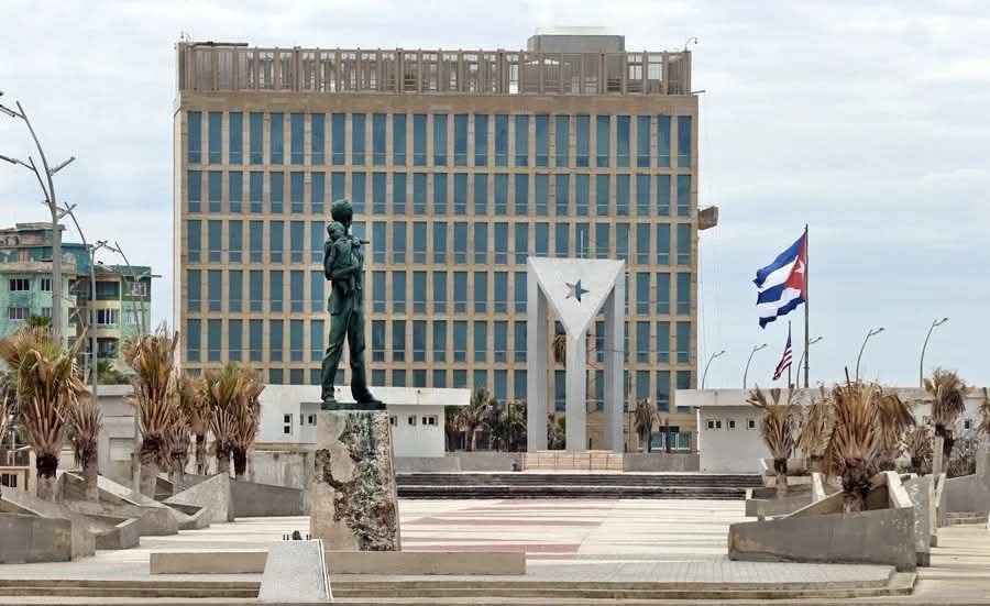 Hoy hace 25 años quedó inaugurada la Tribuna Antimperialista José Martí 🛡️🇨🇺, símbolo de la dignidad y la resistencia de nuestro pueblo frente a la soberbia del imperio. Desde allí, #Cuba alza su voz sin miedo: ¡Patria o Muerte!  #JoséMartí #CubaEstáFirme
<a href="/part/">August</a>