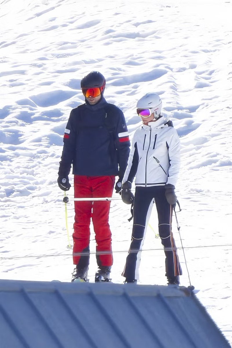 The Royal Eagle tweet media