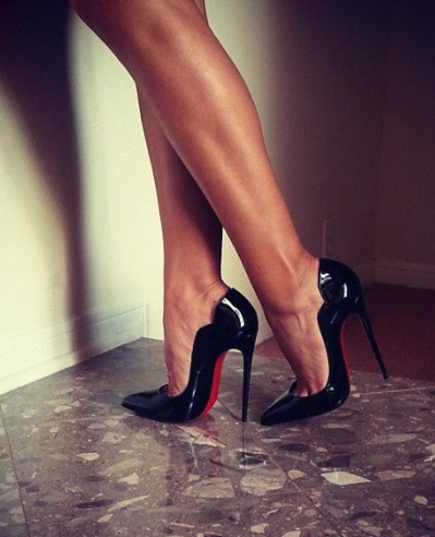 Louboutin Muse tweet media