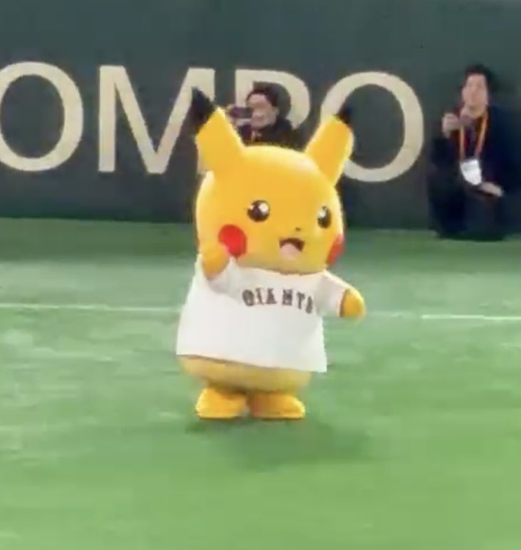 corocha108's tweet photo. 試合は負けちゃったけど、
かわいいグッズ買えて嬉しい♡

背景は3匹でした〜

#ポケモン
#ポケGO
#ポケモンベースボールフェスタ https://t.co/1MglZeoNg8