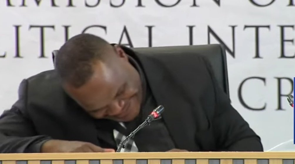 FighterGiveUsASignal tweet media