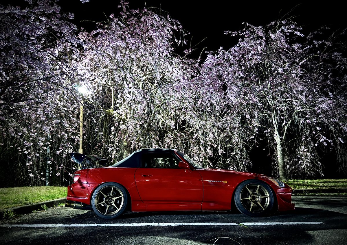 赤いS2のひと tweet media