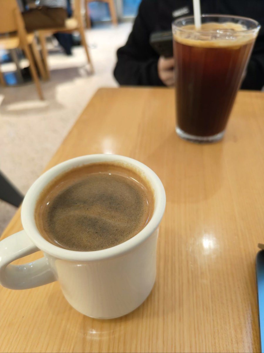 Elite Blogging tweet media